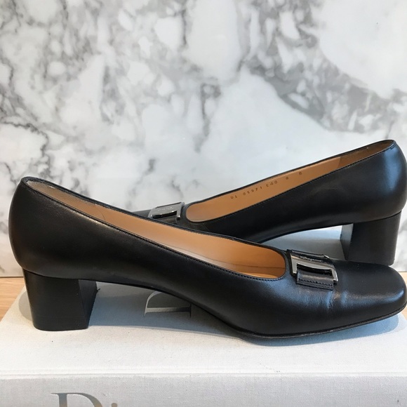 Vintage Ferragamo heels 🔥🖤 - Picture 6 of 8